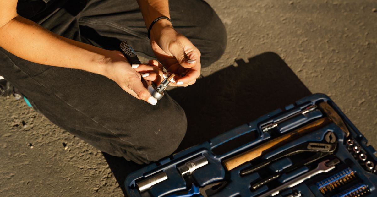 locksmith service technician — Pro Melville Locksmiths