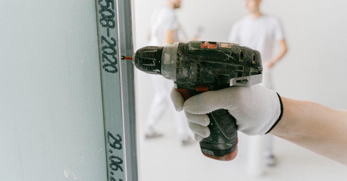 How Commercial Lock Installation Pricing Works — Pro Melville Locksmiths